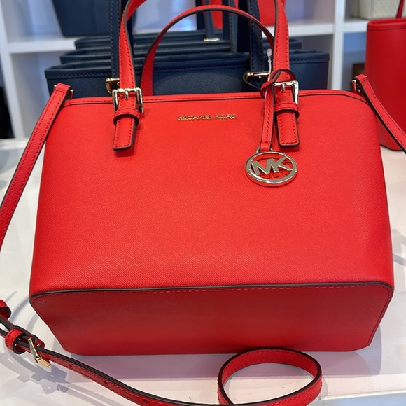 MICHAEL KORS
Jet Set Travel Extra-Small Saffiano Leather Top-Zip Tote Bag
NWT - Picture 7 of 16